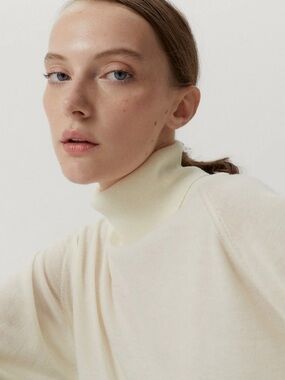 Ecru Light Weight Knit Turtleneck Sweater